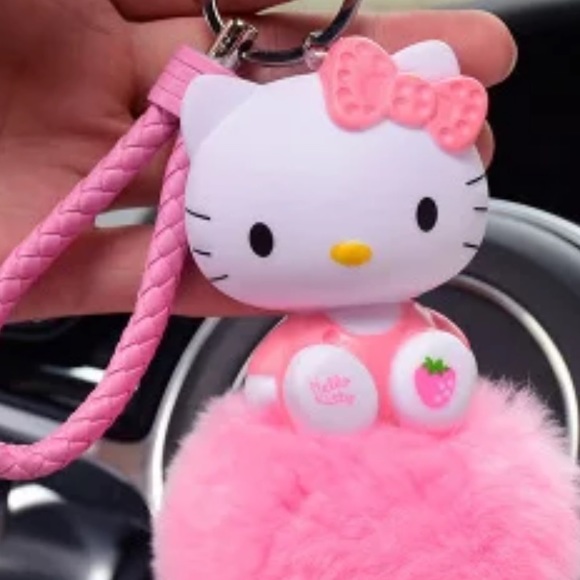 Hello Kitty furball key chain - Picture 2 of 2
